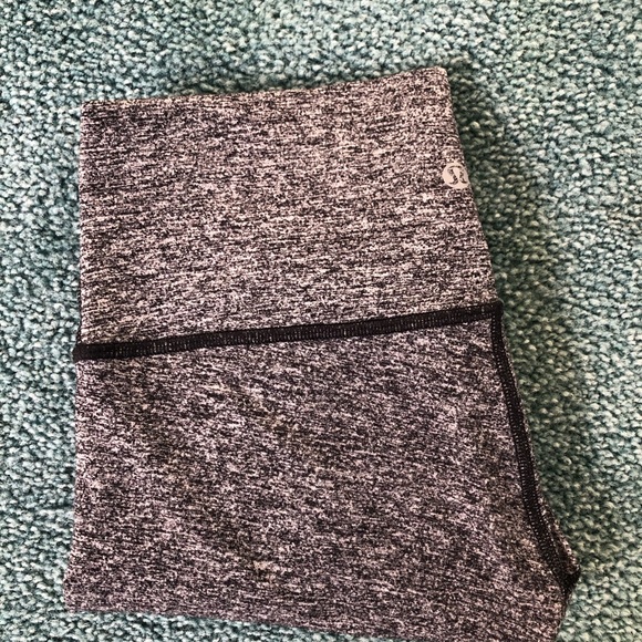 Gray Lululemon leggings - Picture 2 of 4